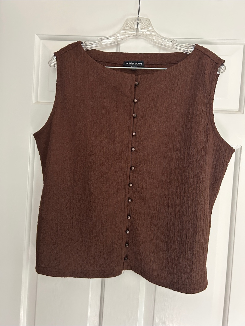 Modern Works Brown Textured Button-Front Sleeveless Camisole